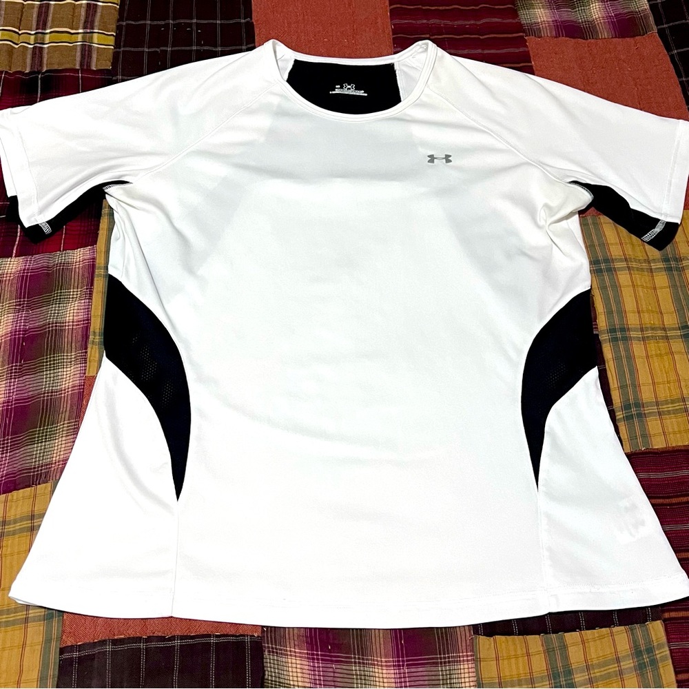 Under Armour Vented Quick dry Cooling Sport Top